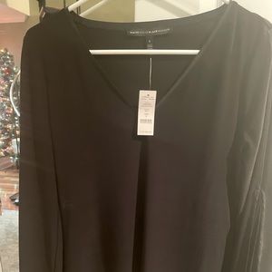 White House black market black blouse with flutter sleeves